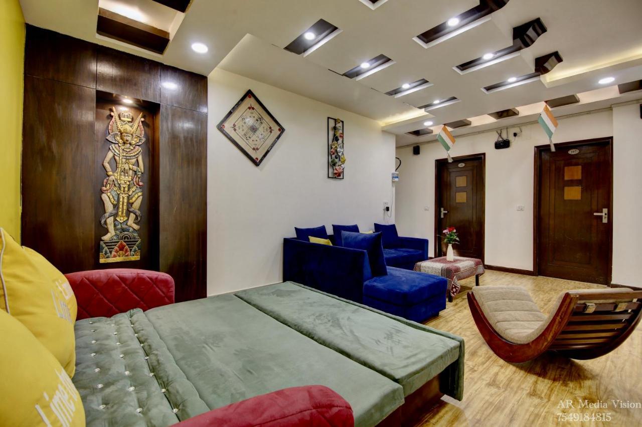 Lime Stays B&B Gk-2 At Greater Kailash Metro South Delhi Nearby Saket Select City Нью-Дели Экстерьер фото