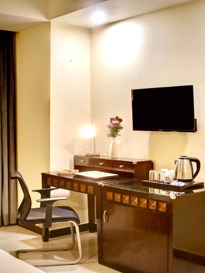 Lime Stays B&B Gk-2 At Greater Kailash Metro South Delhi Nearby Saket Select City Нью-Дели Экстерьер фото