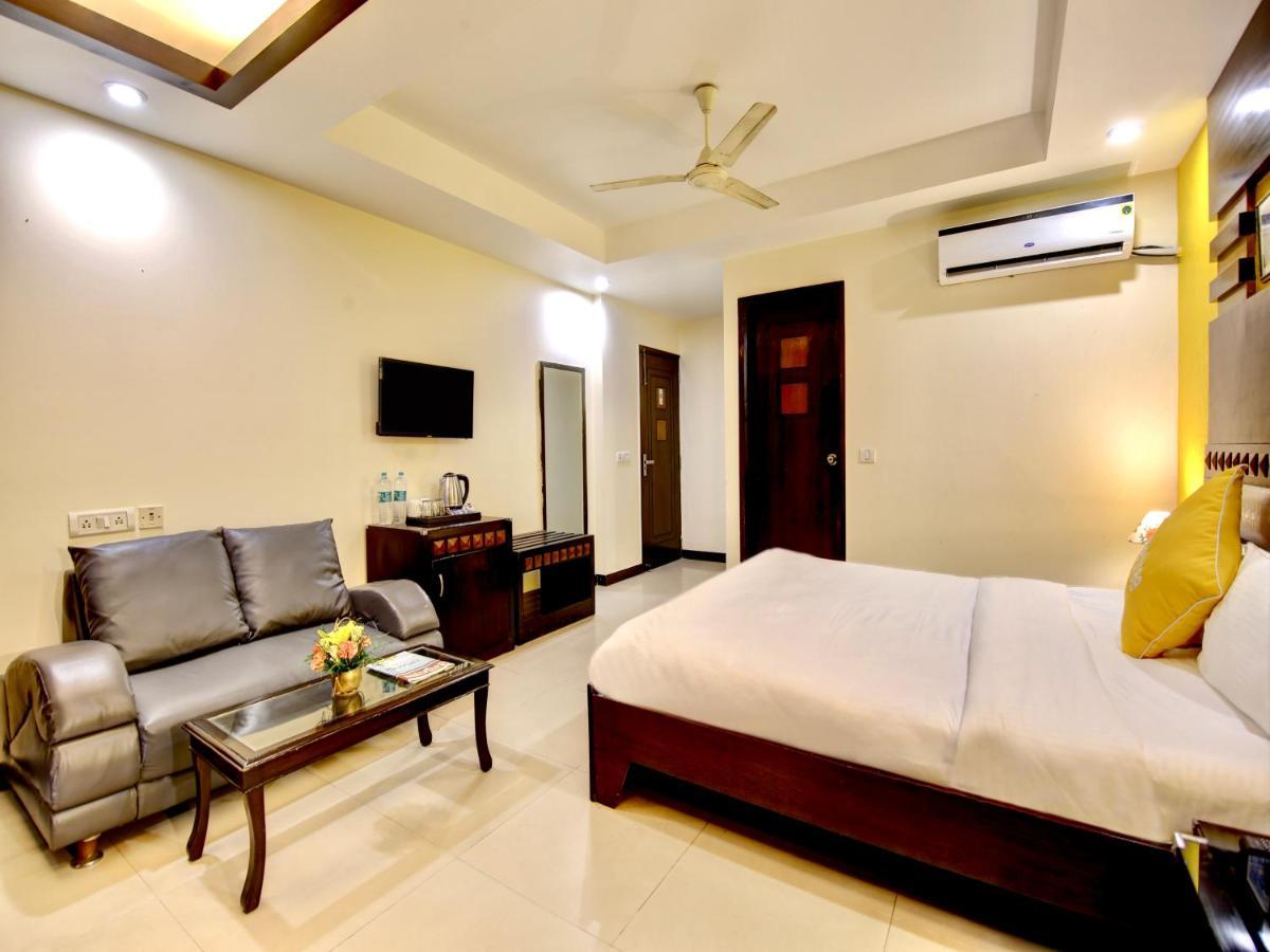 Lime Stays B&B Gk-2 At Greater Kailash Metro South Delhi Nearby Saket Select City Нью-Дели Экстерьер фото