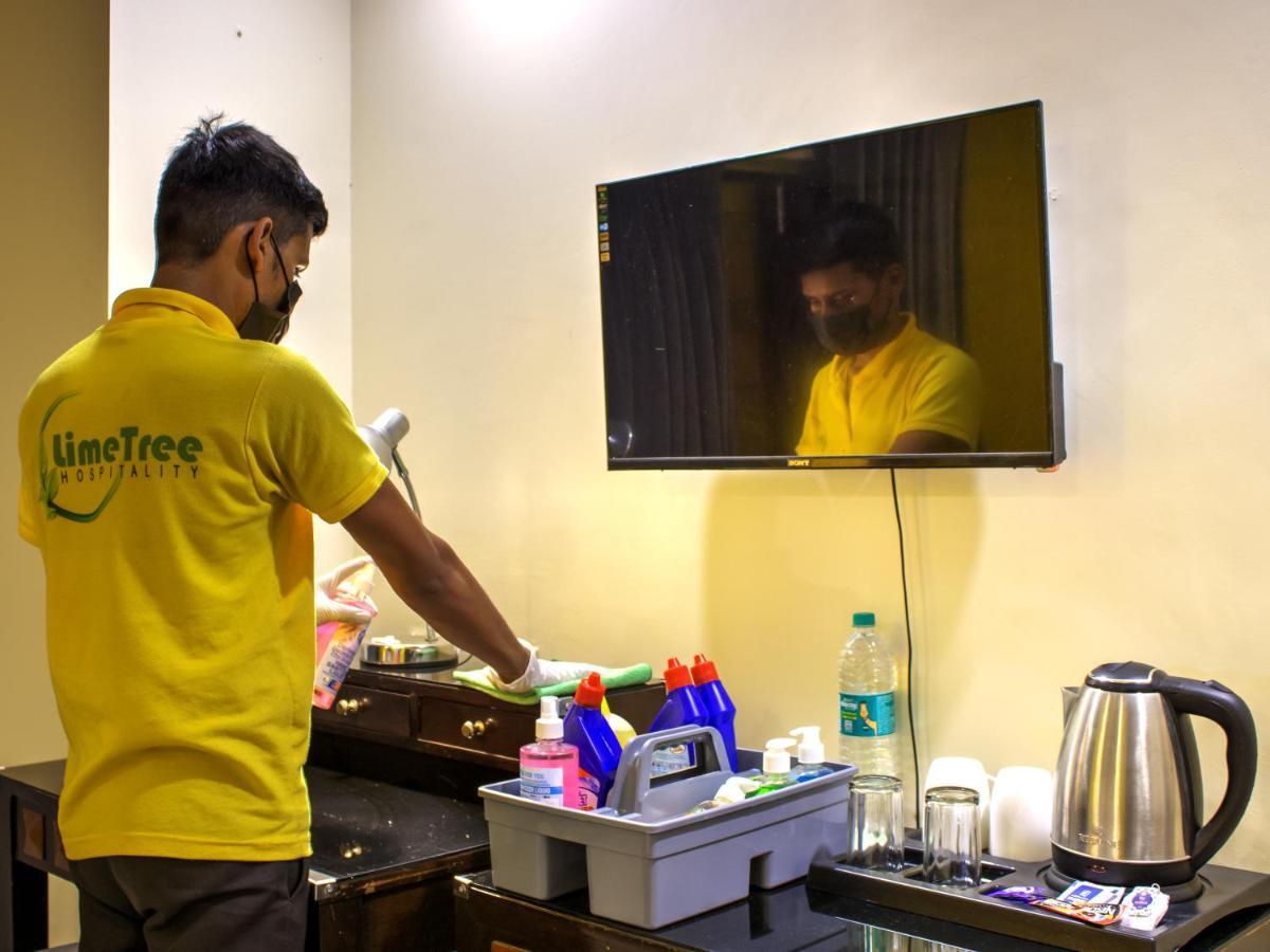 Lime Stays B&B Gk-2 At Greater Kailash Metro South Delhi Nearby Saket Select City Нью-Дели Экстерьер фото