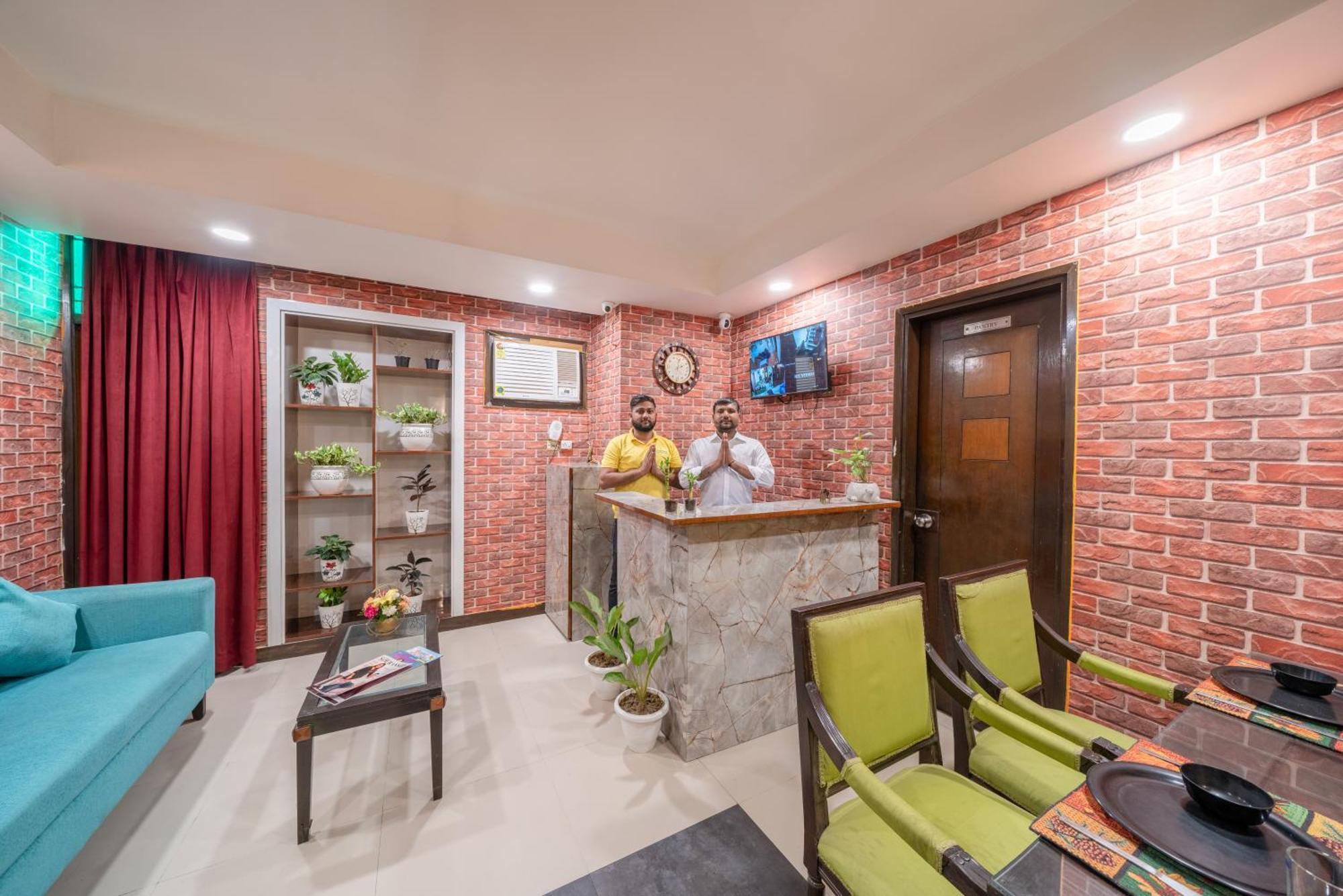 Lime Stays B&B Gk-2 At Greater Kailash Metro South Delhi Nearby Saket Select City Нью-Дели Экстерьер фото