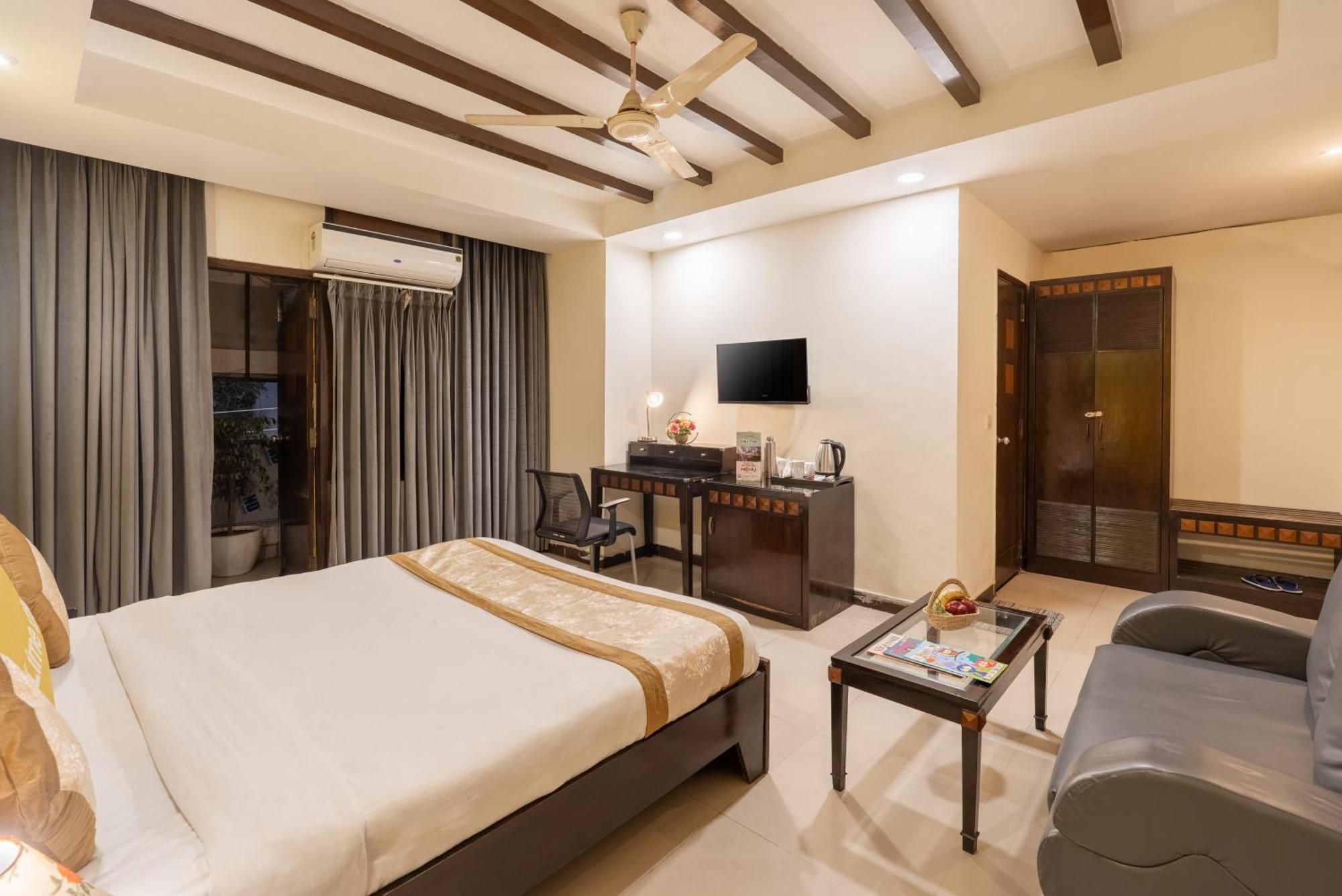 Lime Stays B&B Gk-2 At Greater Kailash Metro South Delhi Nearby Saket Select City Нью-Дели Экстерьер фото