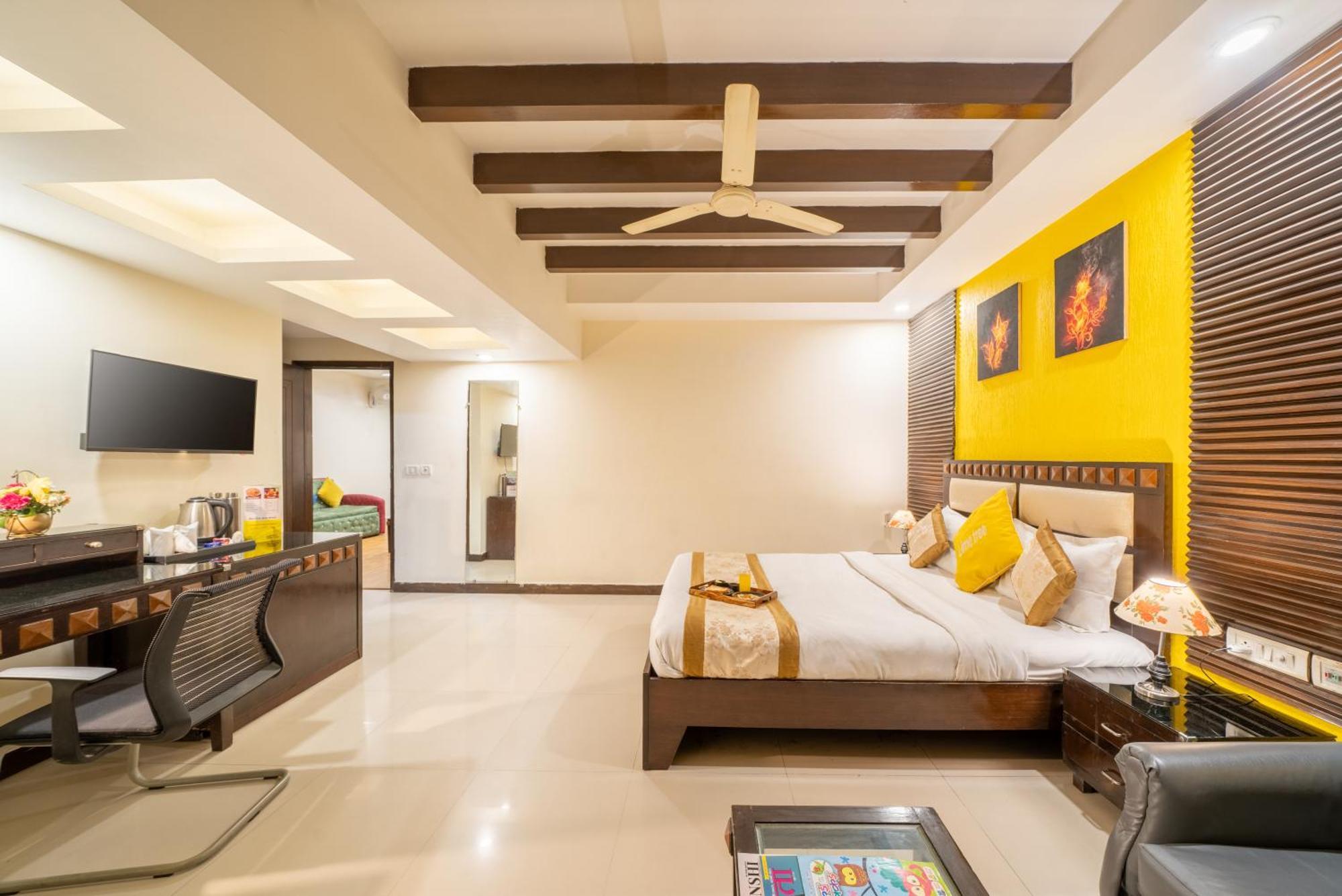 Lime Stays B&B Gk-2 At Greater Kailash Metro South Delhi Nearby Saket Select City Нью-Дели Экстерьер фото